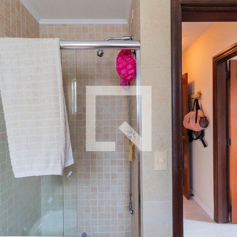 Casa à venda com 311m², 4 quartos e 4 vagasBanheiro da Suíte 1 