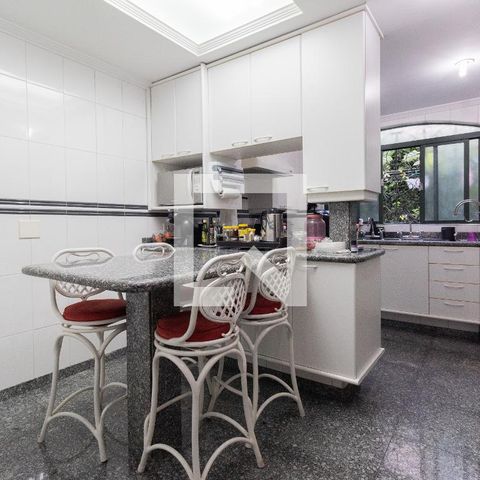 Casa à venda com 311m², 4 quartos e 4 vagasCozinha