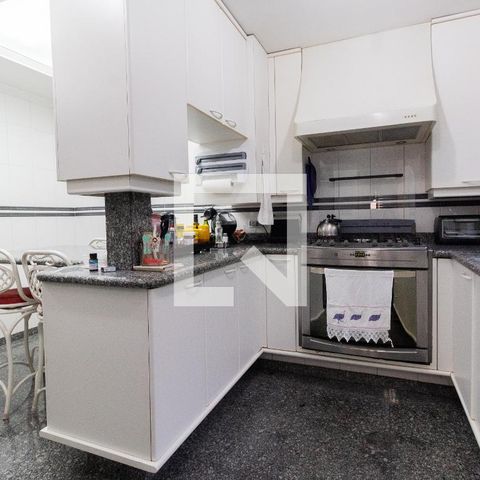 Casa à venda com 311m², 4 quartos e 4 vagasCozinha