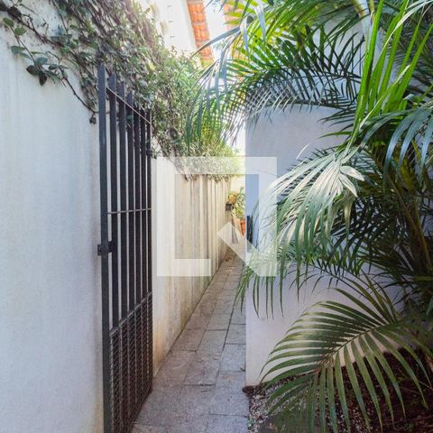 Casa à venda com 311m², 4 quartos e 4 vagasCorredor