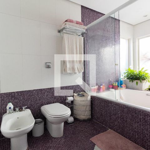 Casa à venda com 311m², 4 quartos e 4 vagasBanheiro da Suíte 2 