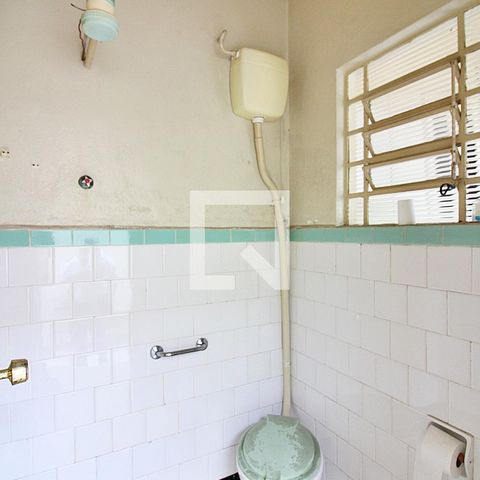 Casa para alugar com 171m², 2 quartos e 3 vagasBanheiro de Serviço