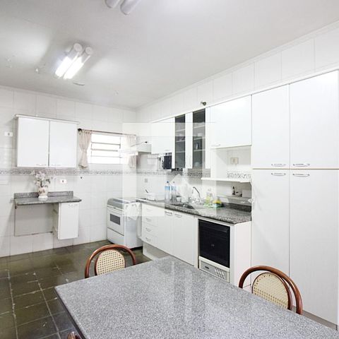 Casa para alugar com 171m², 2 quartos e 3 vagasCozinha