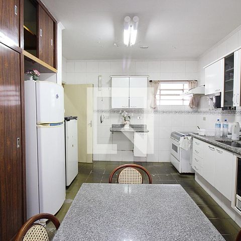 Casa para alugar com 171m², 2 quartos e 3 vagasCozinha