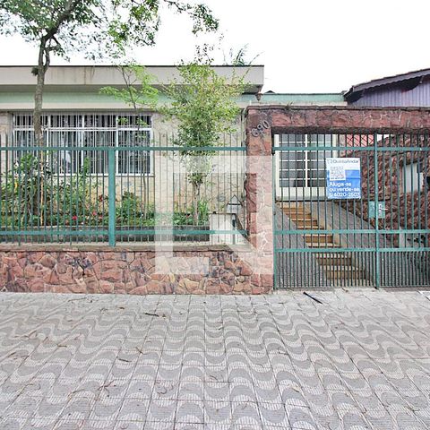 Casa para alugar com 171m², 2 quartos e 3 vagasFachada