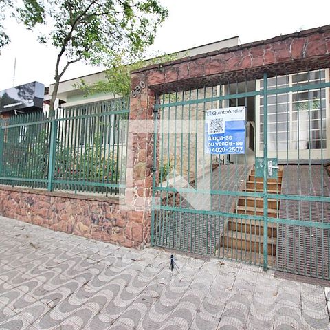 Casa para alugar com 171m², 2 quartos e 3 vagasFachada