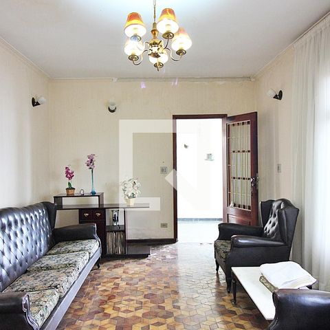 Casa para alugar com 171m², 2 quartos e 3 vagasSala