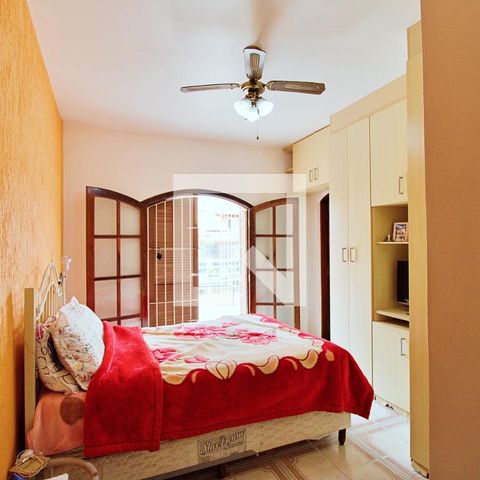 Casa à venda com 210m², 3 quartos e 2 vagasSuíte 