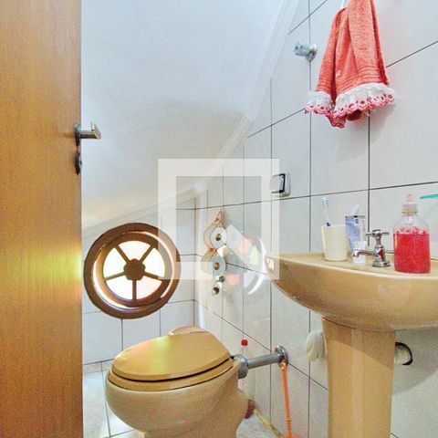 Casa à venda com 210m², 3 quartos e 2 vagasLavabo