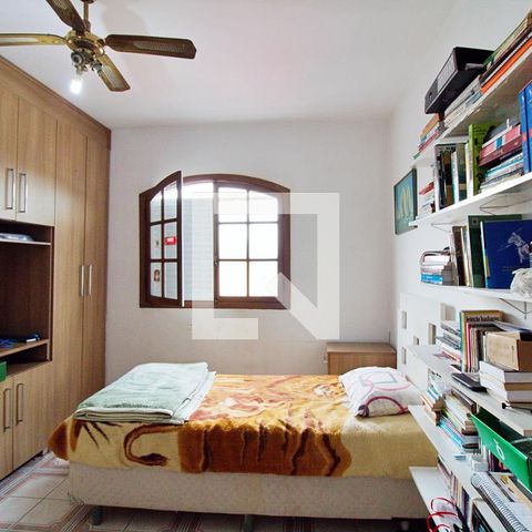 Casa à venda com 210m², 3 quartos e 2 vagasQuarto 3
