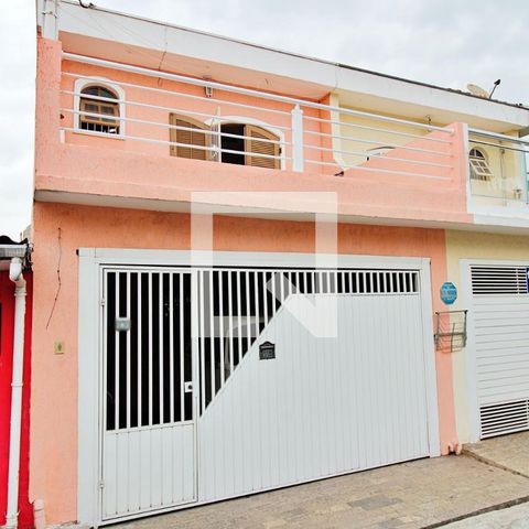 Casa à venda com 210m², 3 quartos e 2 vagasFachada