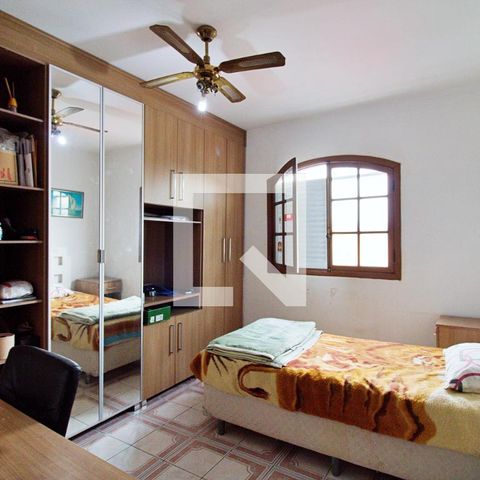 Casa à venda com 210m², 3 quartos e 2 vagasQuarto 3