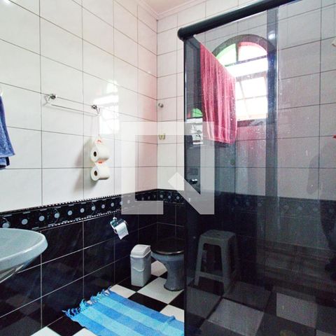 Casa à venda com 210m², 3 quartos e 2 vagasBanheiro