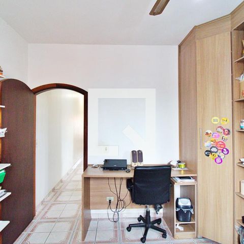 Casa à venda com 210m², 3 quartos e 2 vagasQuarto 3