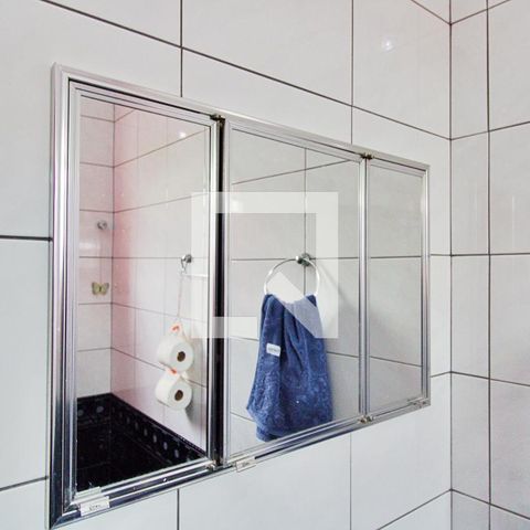 Casa à venda com 210m², 3 quartos e 2 vagasBanheiro