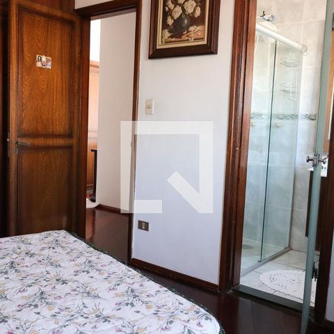 Casa à venda com 500m², 4 quartos e 3 vagas Casa à venda com 500m², 4 quartos e 3 vagasSuíte 2