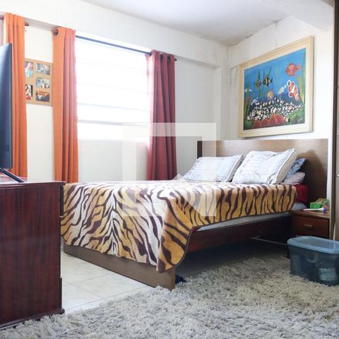 Casa à venda com 500m², 4 quartos e 3 vagas Casa à venda com 500m², 4 quartos e 3 vagasQuarto