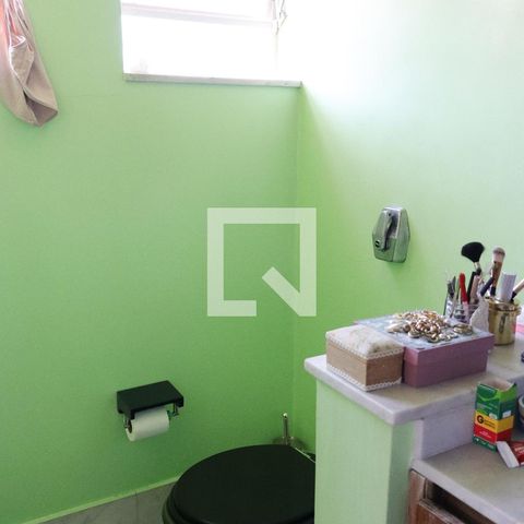 Casa à venda com 500m², 4 quartos e 3 vagas Casa à venda com 500m², 4 quartos e 3 vagasBanheiro da Suíte 1