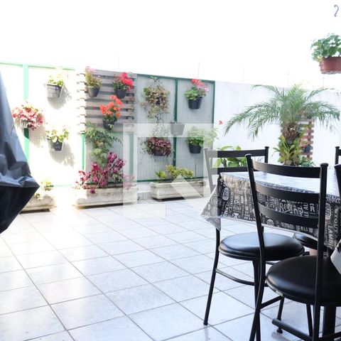 Casa à venda com 500m², 4 quartos e 3 vagas Casa à venda com 500m², 4 quartos e 3 vagasvaranda