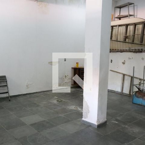 Casa à venda com 500m², 4 quartos e 3 vagas Casa à venda com 500m², 4 quartos e 3 vagasGaragem