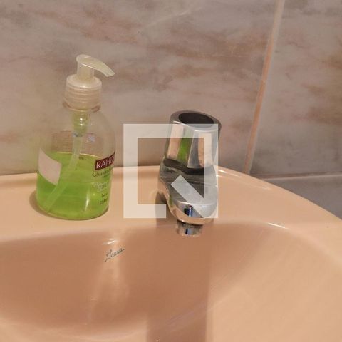Casa à venda com 500m², 4 quartos e 3 vagas Casa à venda com 500m², 4 quartos e 3 vagasBanheiro de Serviço