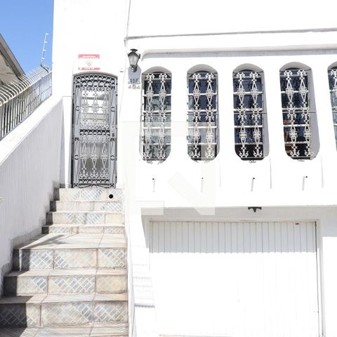 Casa à venda com 500m², 4 quartos e 3 vagas Casa à venda com 500m², 4 quartos e 3 vagasFachada