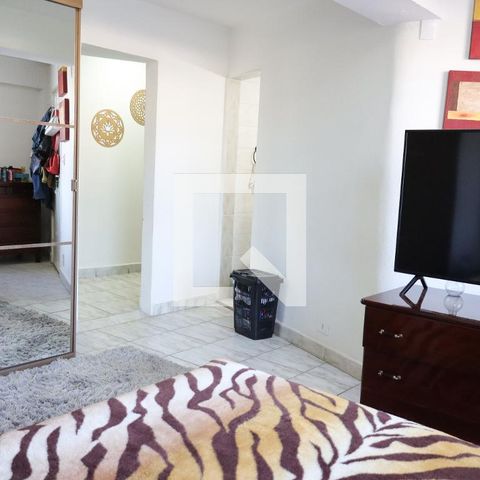 Casa à venda com 500m², 4 quartos e 3 vagas Casa à venda com 500m², 4 quartos e 3 vagasQuarto