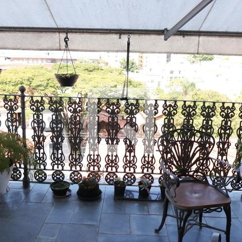 Casa à venda com 500m², 4 quartos e 3 vagas Casa à venda com 500m², 4 quartos e 3 vagasvaranda