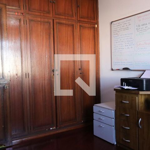 Casa à venda com 500m², 4 quartos e 3 vagas Casa à venda com 500m², 4 quartos e 3 vagasSuíte 3