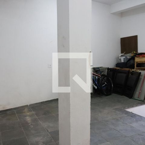 Casa à venda com 500m², 4 quartos e 3 vagas Casa à venda com 500m², 4 quartos e 3 vagasGaragem