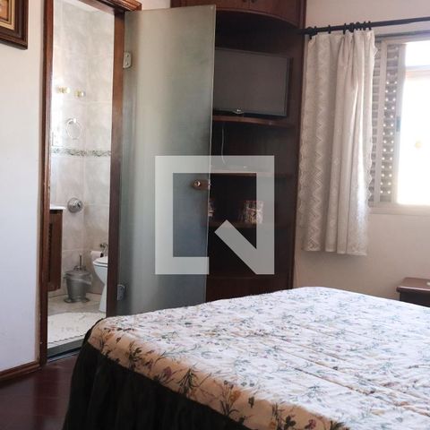 Casa à venda com 500m², 4 quartos e 3 vagas Casa à venda com 500m², 4 quartos e 3 vagasSuíte 2
