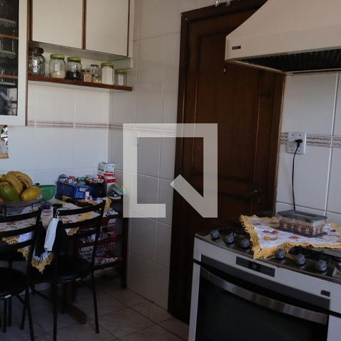 Casa à venda com 500m², 4 quartos e 3 vagas Casa à venda com 500m², 4 quartos e 3 vagasCozinha