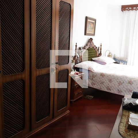 Casa à venda com 500m², 4 quartos e 3 vagas Casa à venda com 500m², 4 quartos e 3 vagasSuíte 1