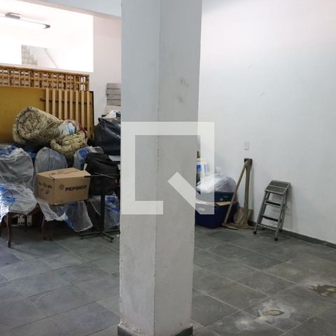 Casa à venda com 500m², 4 quartos e 3 vagas Casa à venda com 500m², 4 quartos e 3 vagasGaragem