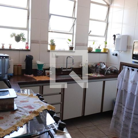 Casa à venda com 500m², 4 quartos e 3 vagas Casa à venda com 500m², 4 quartos e 3 vagasCozinha