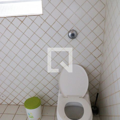 Casa à venda com 420m², 4 quartos e 4 vagasBanheiro Corredor