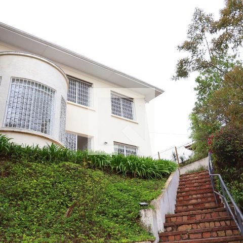 Casa à venda com 420m², 4 quartos e 4 vagasFachada