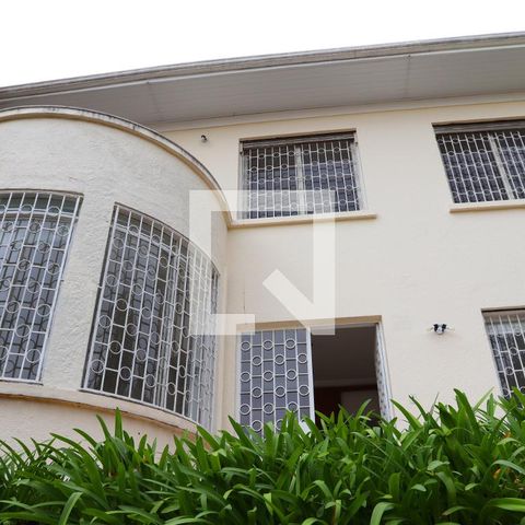 Casa à venda com 420m², 4 quartos e 4 vagasFachada