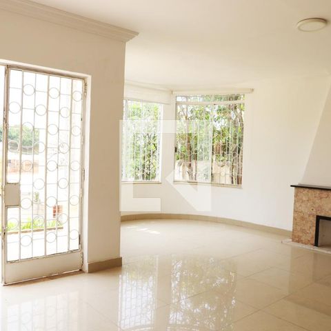 Casa à venda com 420m², 4 quartos e 4 vagasSala