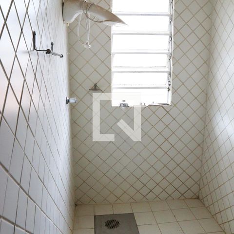 Casa à venda com 420m², 4 quartos e 4 vagasBanheiro da Suíte