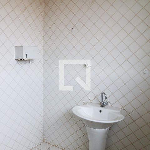 Casa à venda com 420m², 4 quartos e 4 vagasBanheiro Corredor