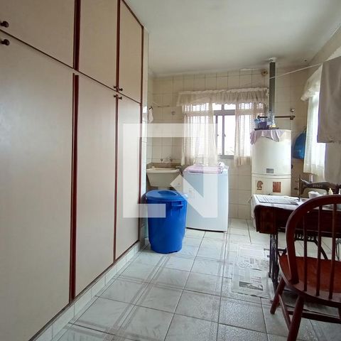Casa à venda com 515m², 3 quartos e 2 vagas Casa à venda com 515m², 3 quartos e 2 vagasÁrea de Serviço