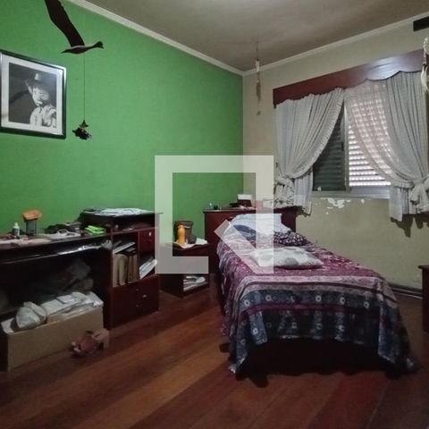 Casa à venda com 515m², 3 quartos e 2 vagas Casa à venda com 515m², 3 quartos e 2 vagasQuarto 2