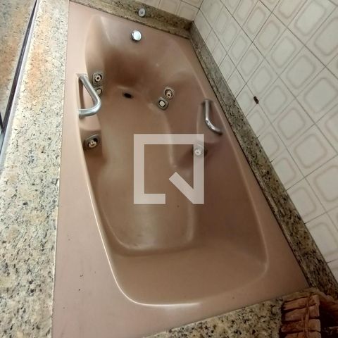 Casa à venda com 515m², 3 quartos e 2 vagas Casa à venda com 515m², 3 quartos e 2 vagasBanheiro 1 - Suíte