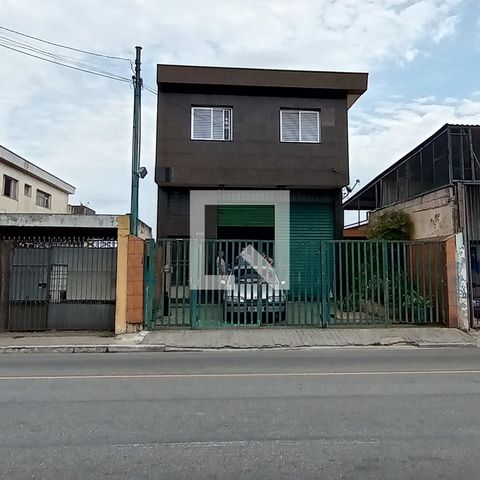 Casa à venda com 515m², 3 quartos e 2 vagas Casa à venda com 515m², 3 quartos e 2 vagasFachada 1