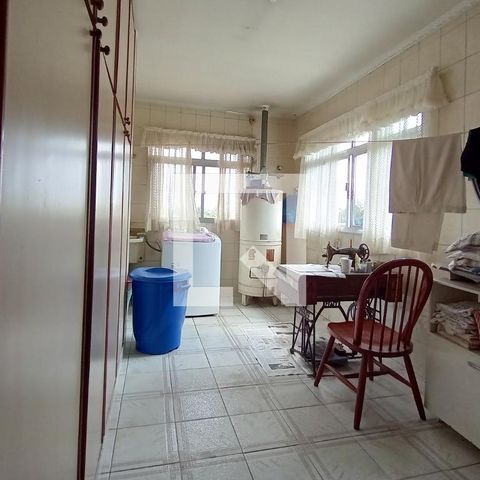 Casa à venda com 515m², 3 quartos e 2 vagas Casa à venda com 515m², 3 quartos e 2 vagasÁrea de Serviço
