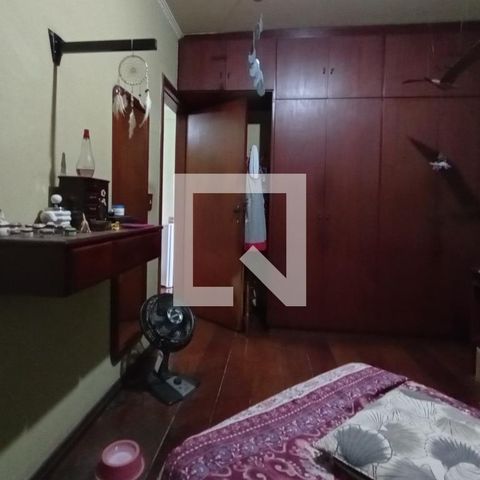 Casa à venda com 515m², 3 quartos e 2 vagas Casa à venda com 515m², 3 quartos e 2 vagasQuarto 2