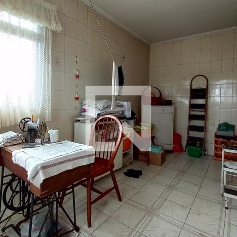 Casa à venda com 515m², 3 quartos e 2 vagas Casa à venda com 515m², 3 quartos e 2 vagasÁrea de Serviço