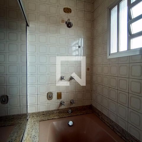 Casa à venda com 515m², 3 quartos e 2 vagas Casa à venda com 515m², 3 quartos e 2 vagasBanheiro 1 - Suíte