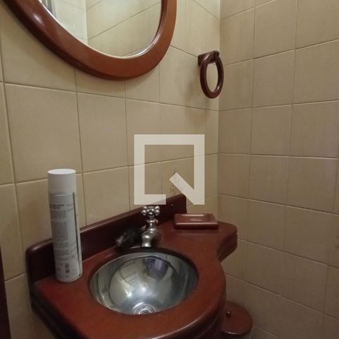 Casa à venda com 515m², 3 quartos e 2 vagas Casa à venda com 515m², 3 quartos e 2 vagasBanheiro 3 - Lavabo